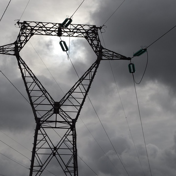 Power lines img